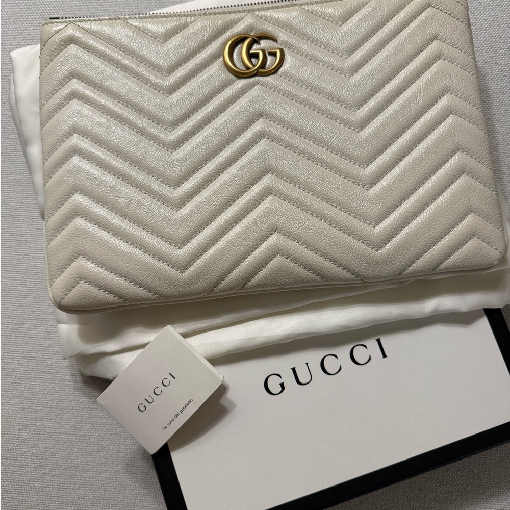 Gucci Cream Chevron GG Marmont Wristlet Clutch
